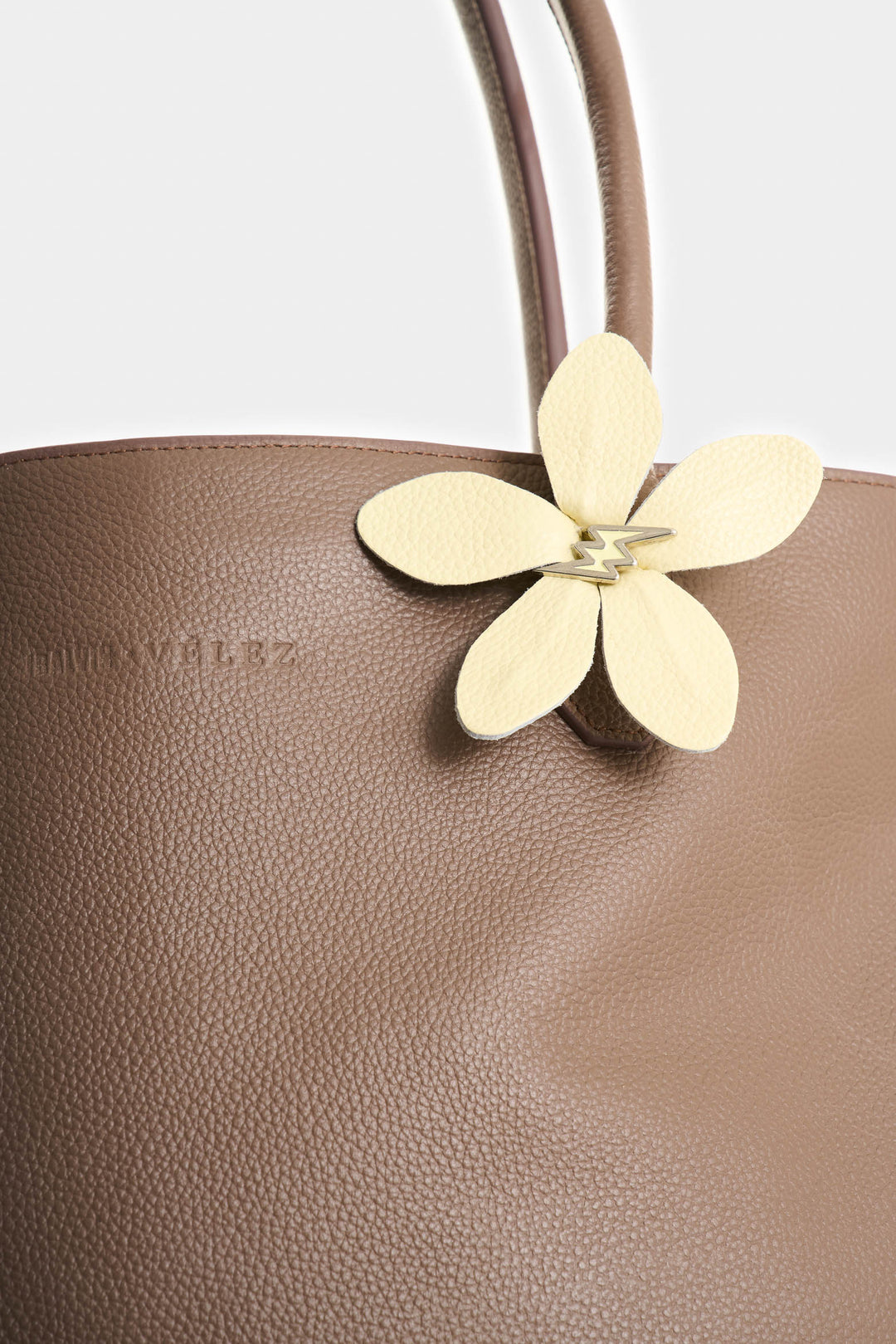 LARGE LEATHER SAN JOAQUÍN FLOWER BROOCH