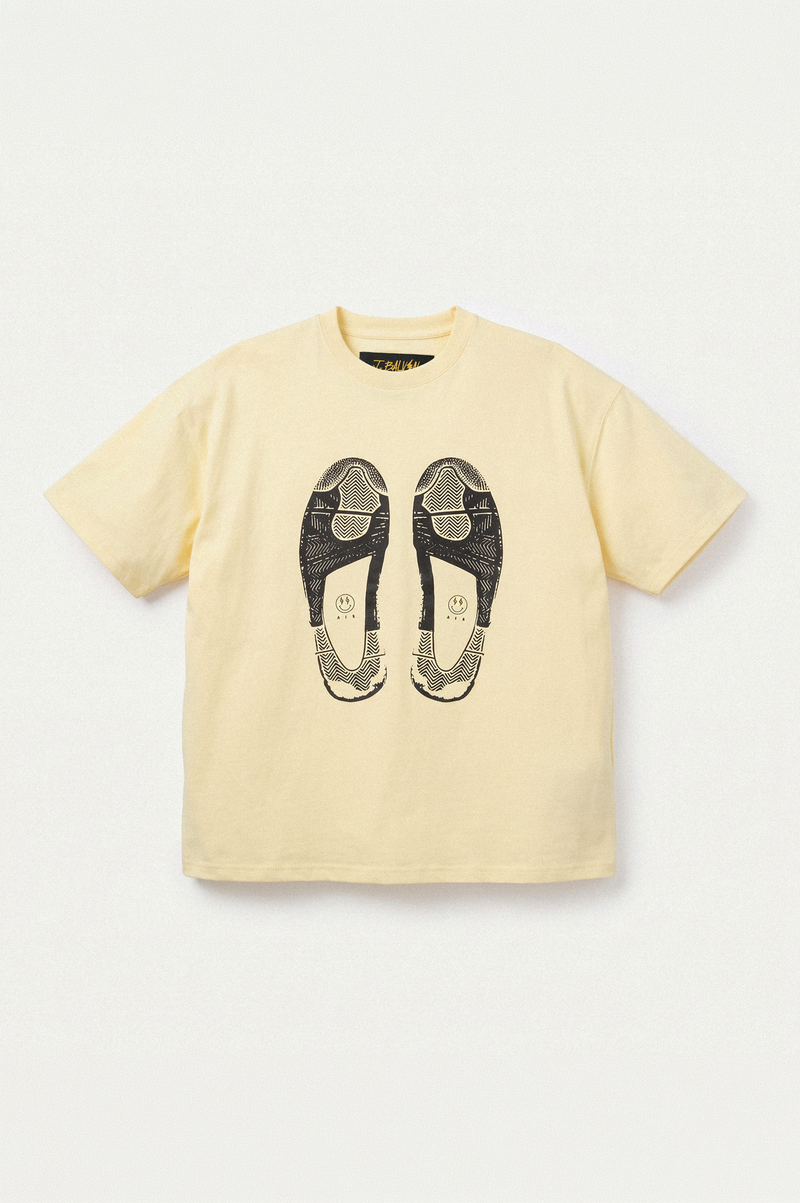 J BALVIN J4 SNEAKER PRINT TEE YELLOW