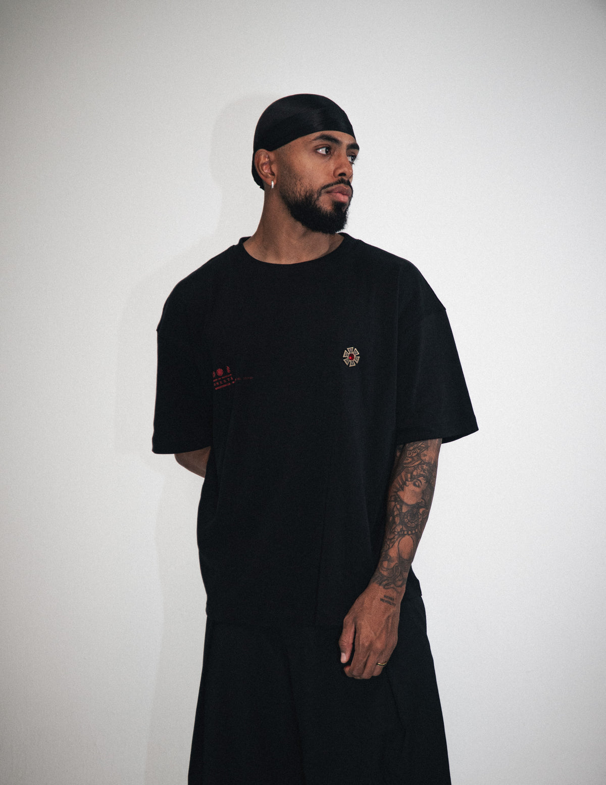 OMERTA PIN T-SHIRT BLACK