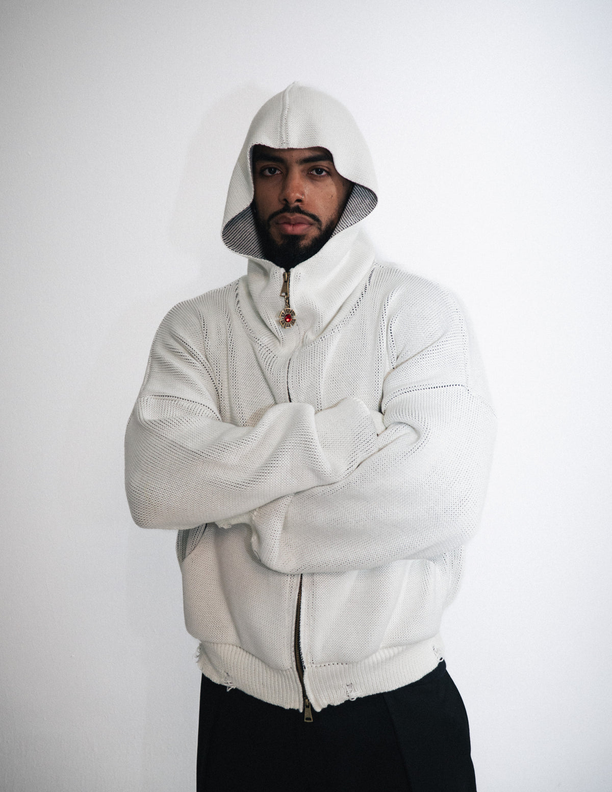 OMERTA WHITE KNITTED ZIP HOODIE