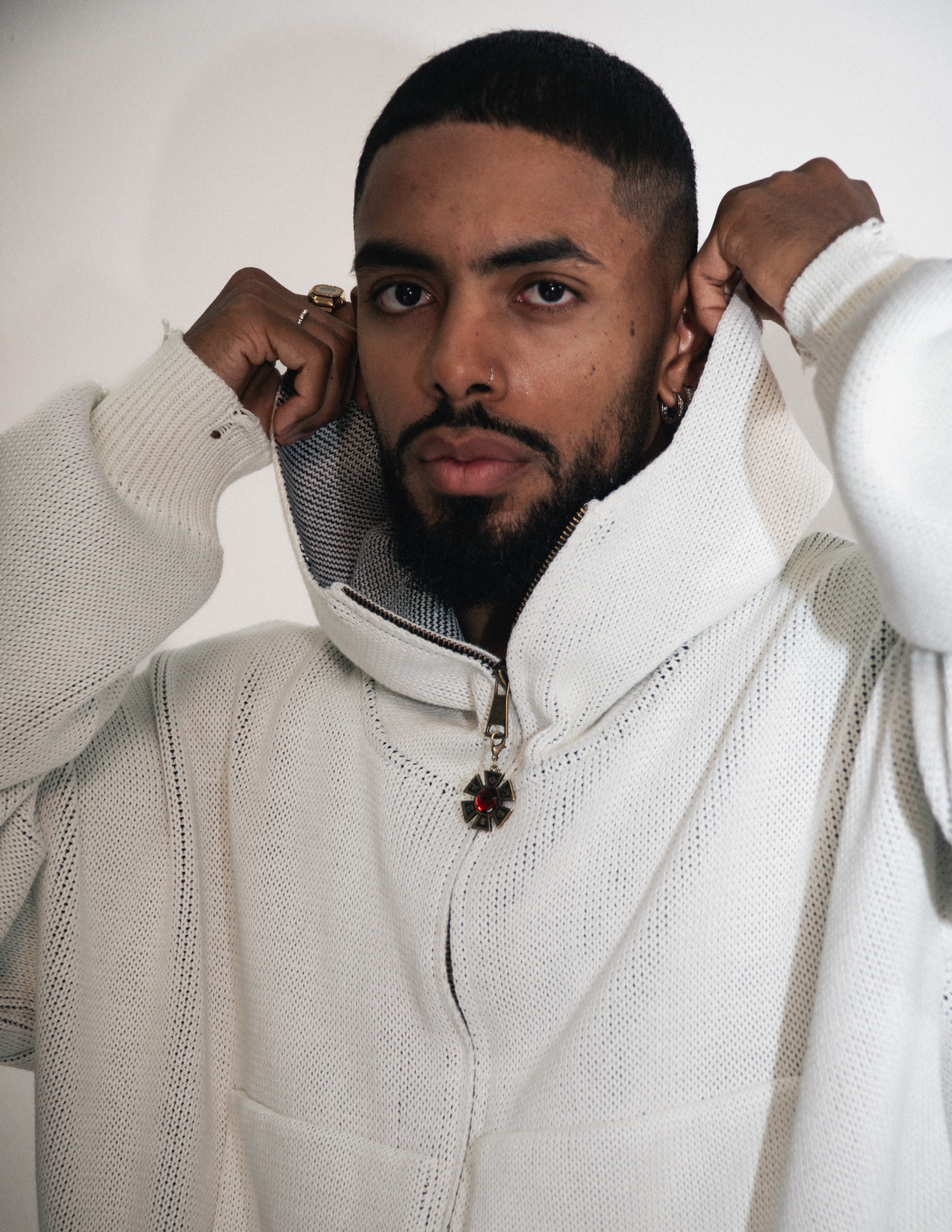 epine é frill zip sweat blouson white NEW ARRIVAL é frill zip sweat blouson web 8/23 21:00- store 8/24-