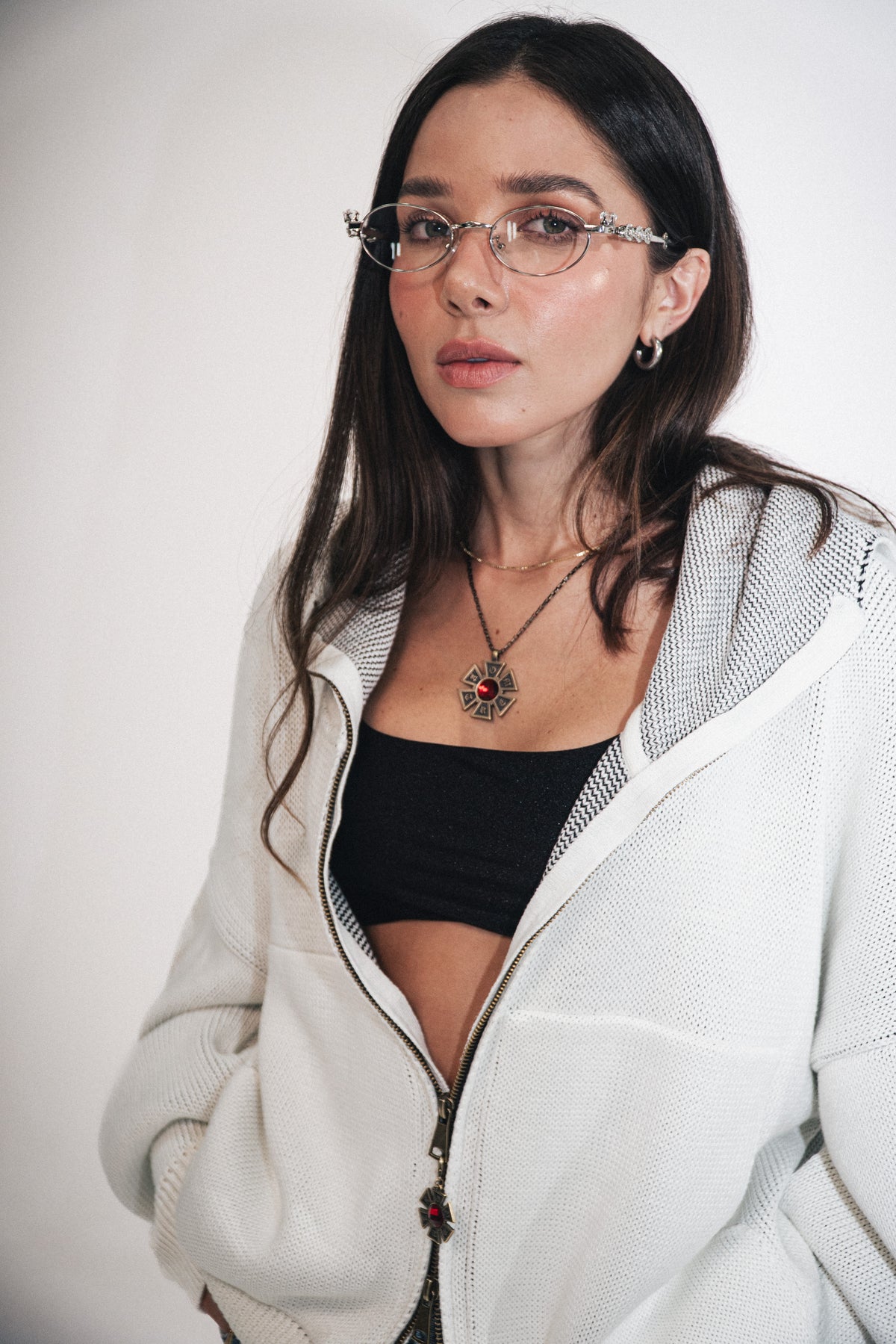OMERTA WHITE KNITTED ZIP HOODIE