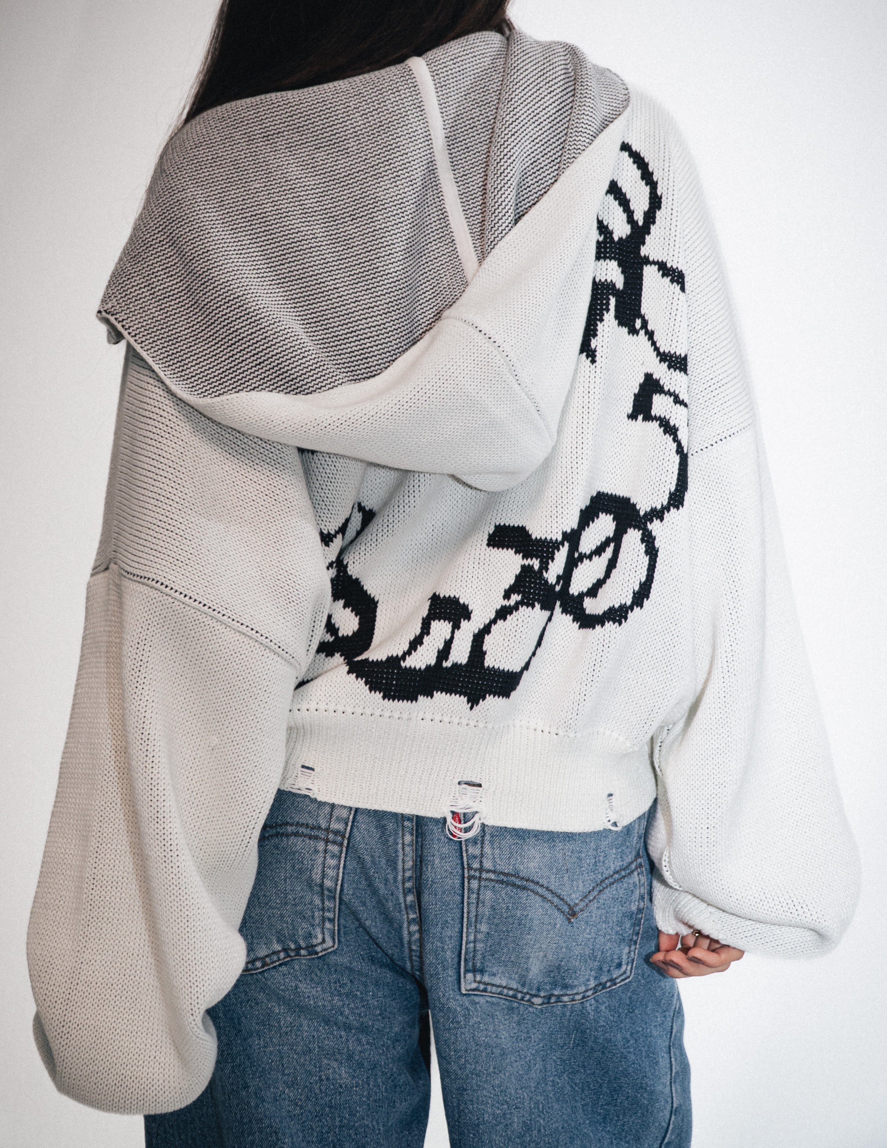 J Balvin Shop | OMERTA WHITE KNITTED ZIP HOODIE