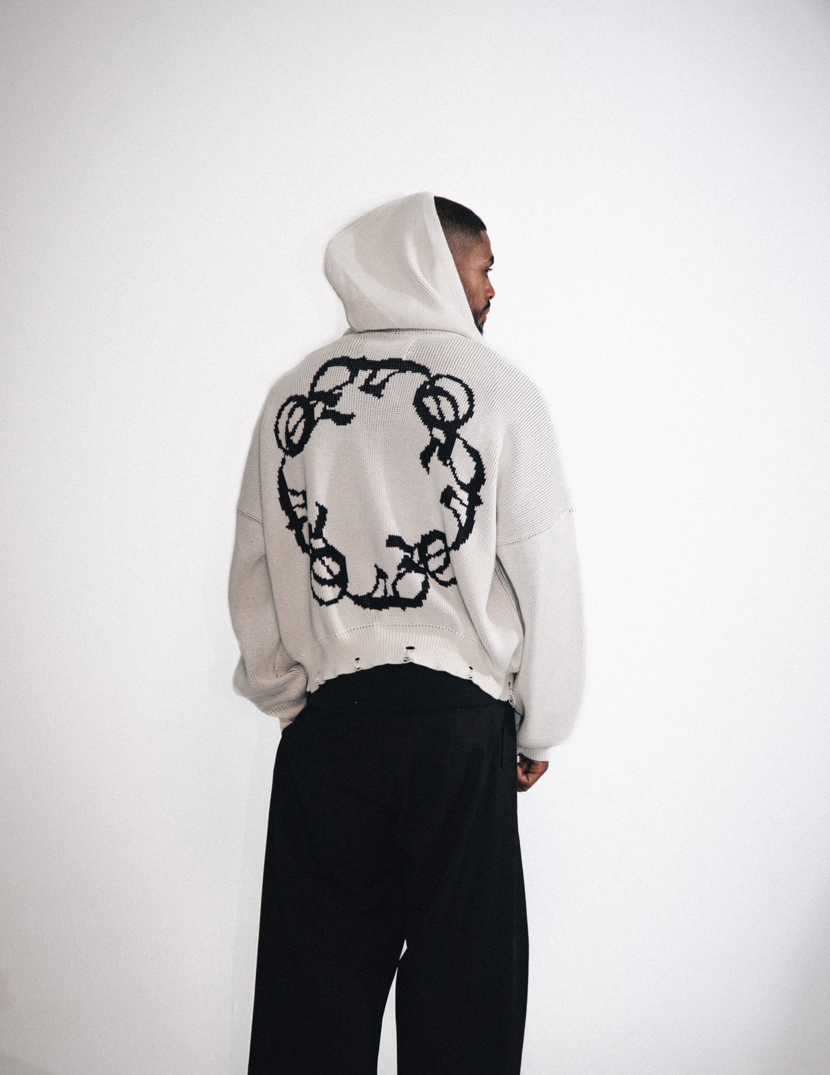 OMERTA WHITE KNITTED ZIP HOODIE