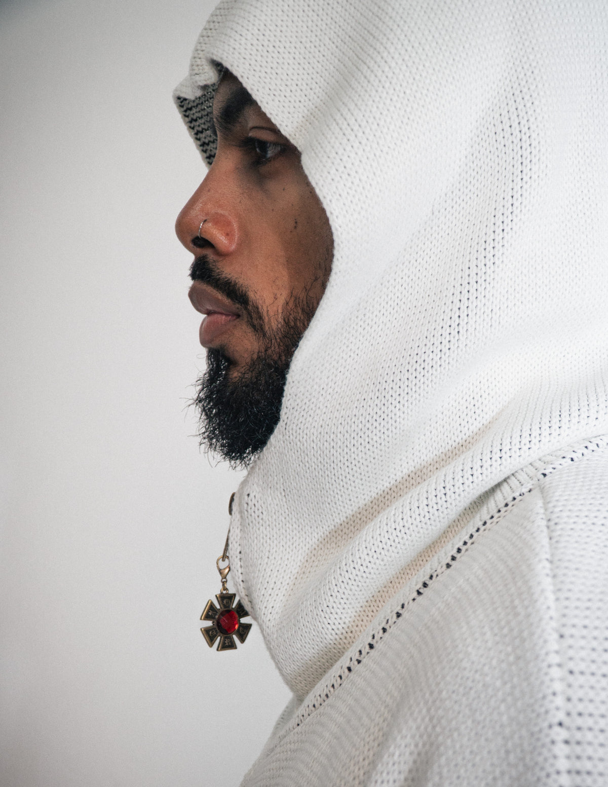 OMERTA WHITE KNITTED ZIP HOODIE