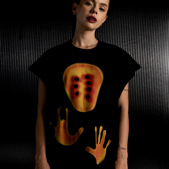 HANDS TEE